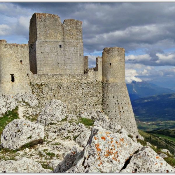 rocca calascio abruzzo yoga