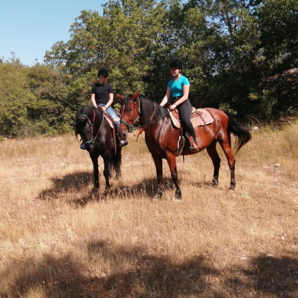 trekking a cavallo in abruzzo